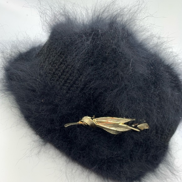 50s Vintage Winter Hat w/Broach - Picture 1 of 3